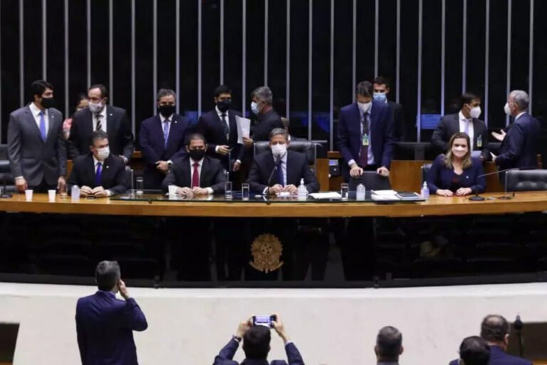Estudo realizado pela Instituição Fiscal Independente (IFI), órgão vinculado ao Senado, mostra que a Proposta de Emenda à Constituição (PEC) nº 1, conhecida como "PEC dos Auxílios", vai trazer impactos também para o Orçamento de 2023