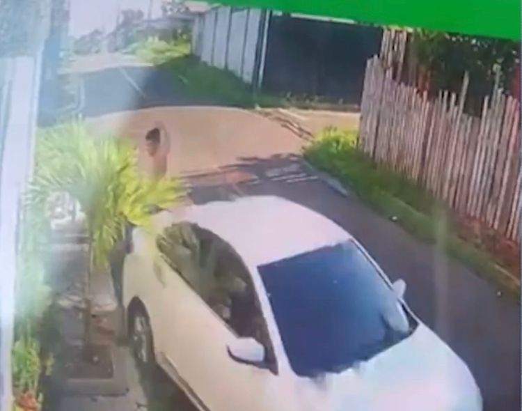 VEJA VÍDEO: Jovem atropela namorado após discussão em Manacapuru
