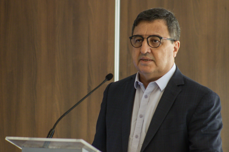 Relator da "PEC dos benefícios" volta atrás e diz que manterá texto para agilizar votação