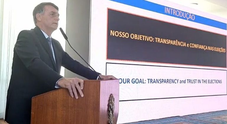 Jornal The New York Times diz que Bolsonaro "adere ao plano de Trump"
