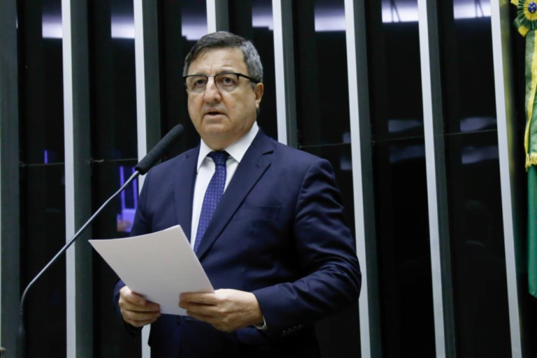 Relator da “PEC das bondades” diz que quer excluir estado de emergência do texto
