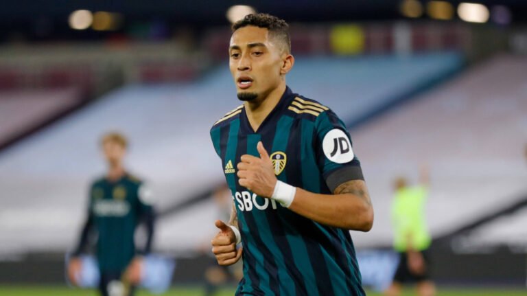 Raphinha acerta transferência para o Barcelona por 70 milhões de Euros