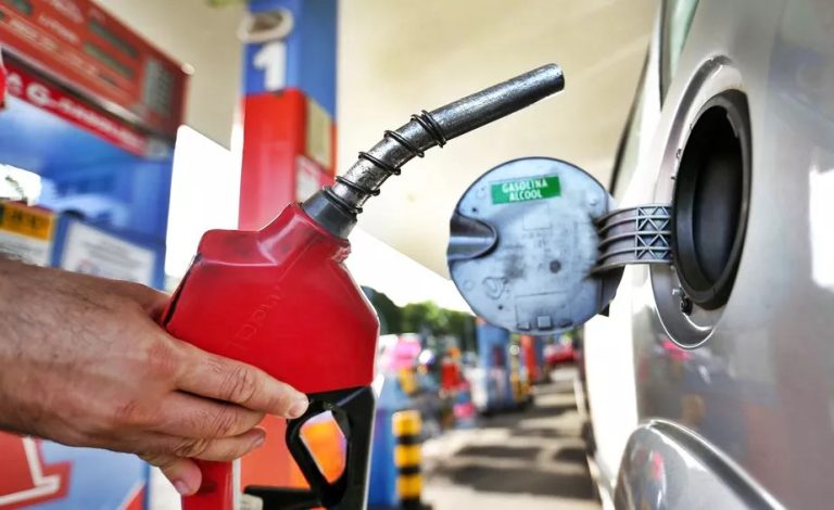 Petrobras anuncia nova redução na gasolina em 4,8%