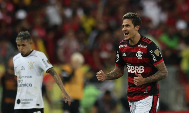 Flamengo volta a derrotar Corinthians e avança na Libertadores Flamengo volta a derrotar Corinthians e avança na Libertadores