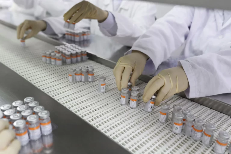 Butantan retoma produção da CoronaVac para imunizar crianças