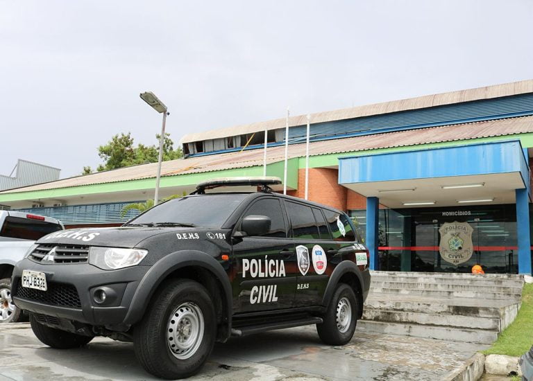 "Baixinho" e "Camilona" são presos por envolvimento em homicídio