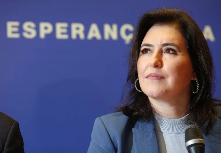Simone Tebet registra candidatura à Presidência no TSE