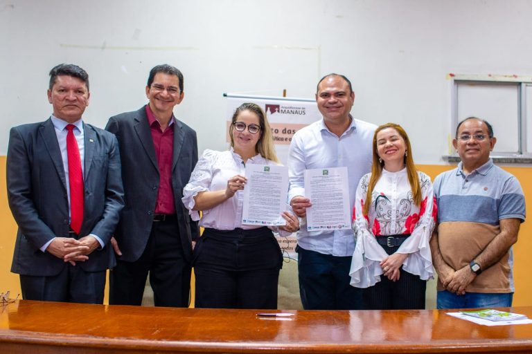 Carol Braz e vice assinam carta pela ética e boa governança