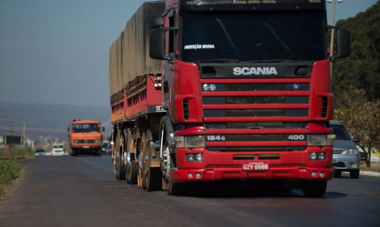 Câmara aprova MP que facilita reajustes de fretes rodoviários