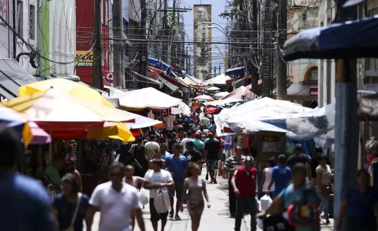 Levantamento aponta que pequenos negócios geram 81% dos novos empregos no AM