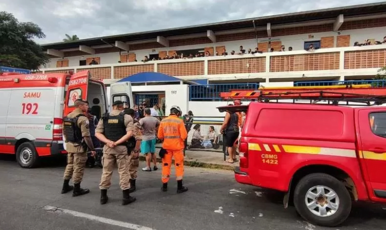 Alunos passam mal com gás lacrimogêneo