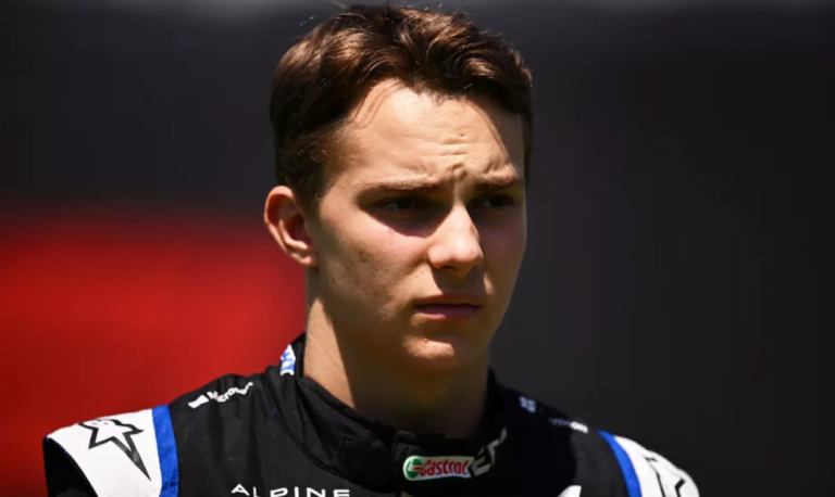 Alpine anuncia Oscar Piastri; Piloto nega a informação
