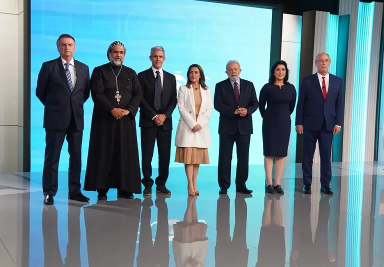 Debate presidencial é marcado por direitos de resposta