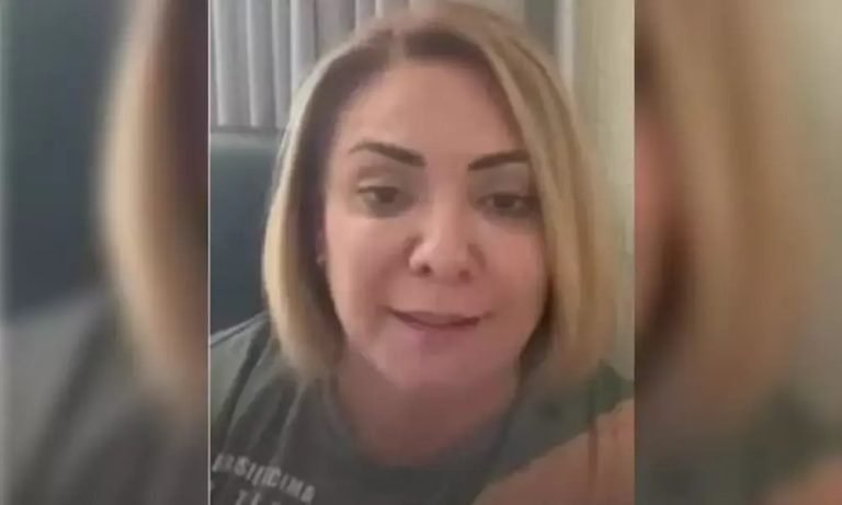 A ex-mulher do presidente Jair Bolsonaro (PL) Ana Cristina Siqueira Valle, que é candidata a deputada distrital e se apresenta como Cristina Bolsonaro, publicou vídeo nas redes sociais com um "desabafo", após reportagem do UOL que mostrou que familiares do chefe do Executivo compraram 51 imóveis com dinheiro vivo desde os anos 1990