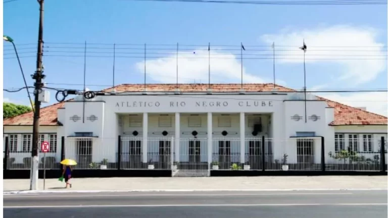 Torcida ilustre reúne alguns dos mais poderosos políticos do Amazonas