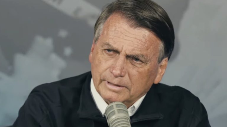 O presidente Jair Bolsonaro (PL) voltou a abordar nessa quinta-feira (22) a estratégia de militares fiscalizarem a "sala secreta" do Tribunal Superior Eleitoral (TSE) no primeiro turno das eleições