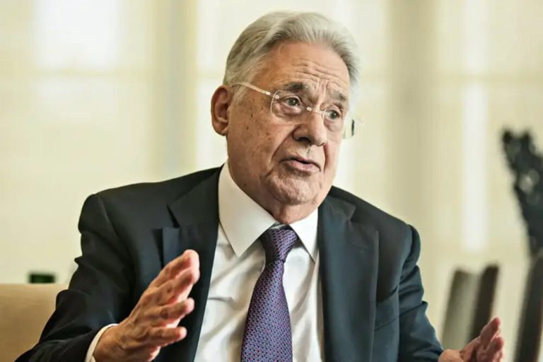 O ex-presidente Fernando Henrique Cardoso (PSDB) divulgou uma nota nesta quinta-feira (22) pedindo que os eleitores escolham, nessas eleições, candidatos que têm compromisso com a democracia