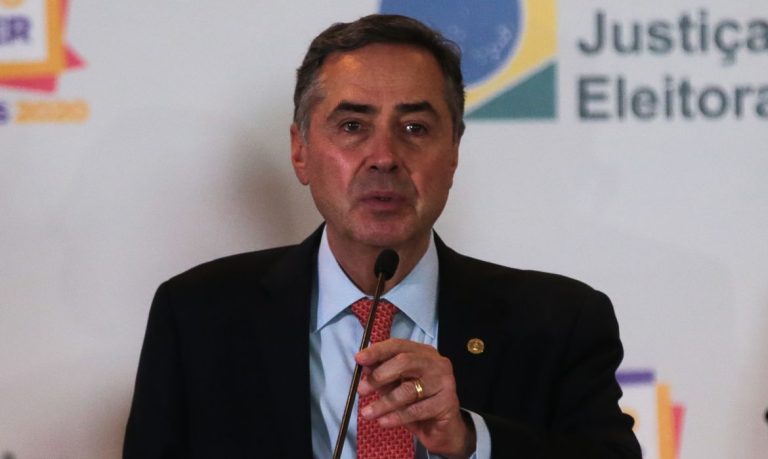 Barroso suspende efeitos da lei do piso nacional da Enfermagem