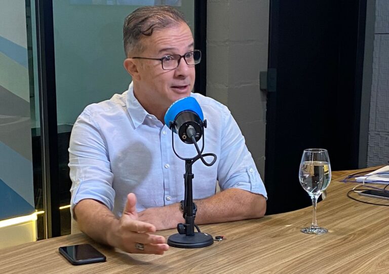Em entrevista ao programa Fiscaliza Geral nesta quarta-feira (7), o candidato ao Senado Chico Preto (Avante) tratou de propostas relacionadas à economia e à segurança pública, e afirmou que  a Justiça Eleitoral precisa de atualizações para atender a casos específicos, como candidaturas avulsas