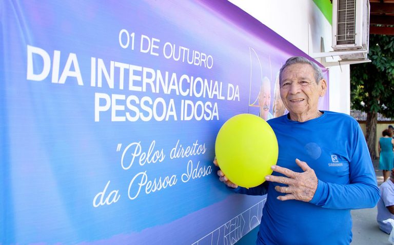 Ato público chama a atenção para violência contra o idoso