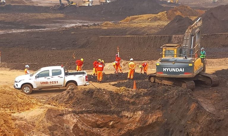 Bombeiros encontram crânio humano em Brumadinho