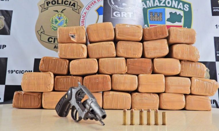 Polícia apreende mais de 30 quilos de drogas na Compensa