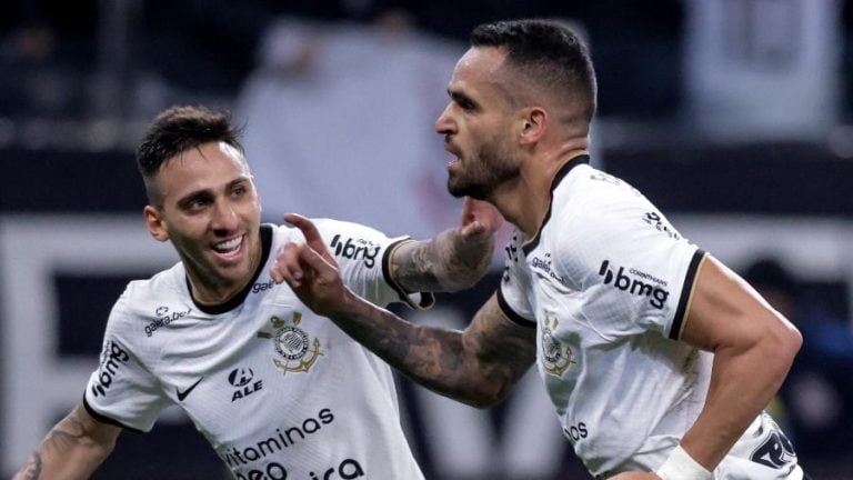Corinthians vence Fluminense e encara Flamengo na final