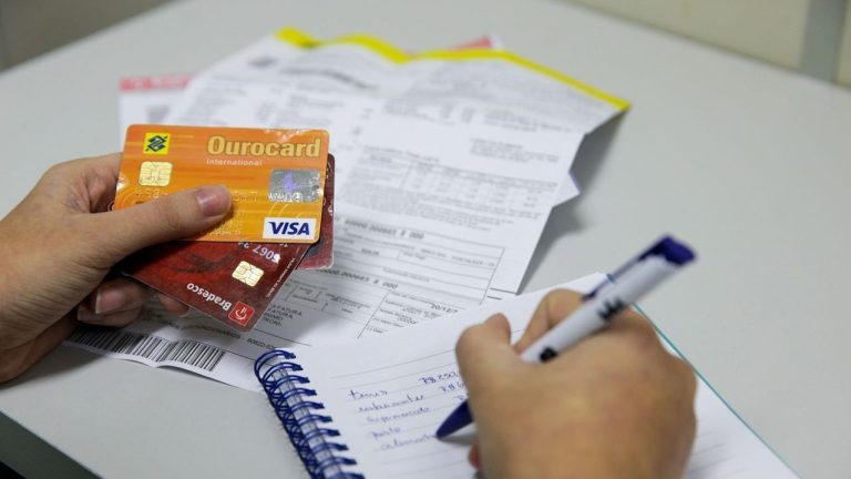 Serasa renegocia 22% a mais de dívidas esse mês