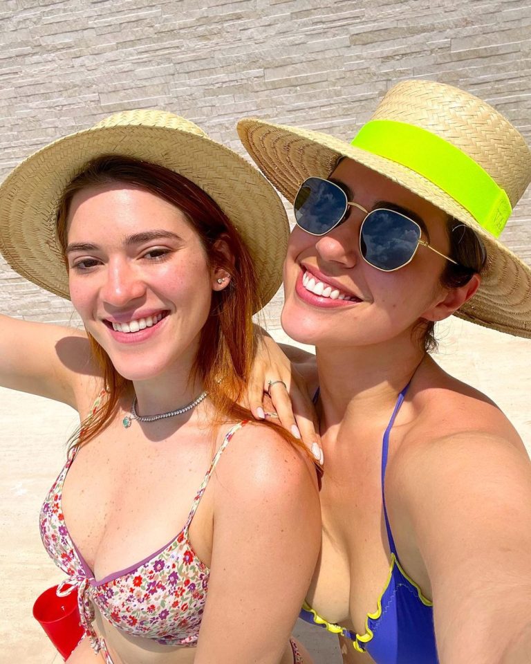 Ana Clara e Vivian Amorim curtem cachoeiras no Amazonas