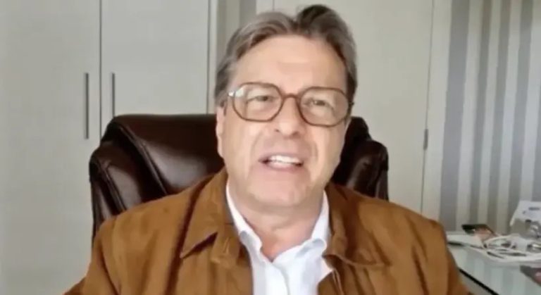 O deputado federal Bibo Nunes (PL-RS) afirmou em uma live transmitida nessa quinta-feira (20), que estudantes de Santa Maria merecem ser "queimados vivos"