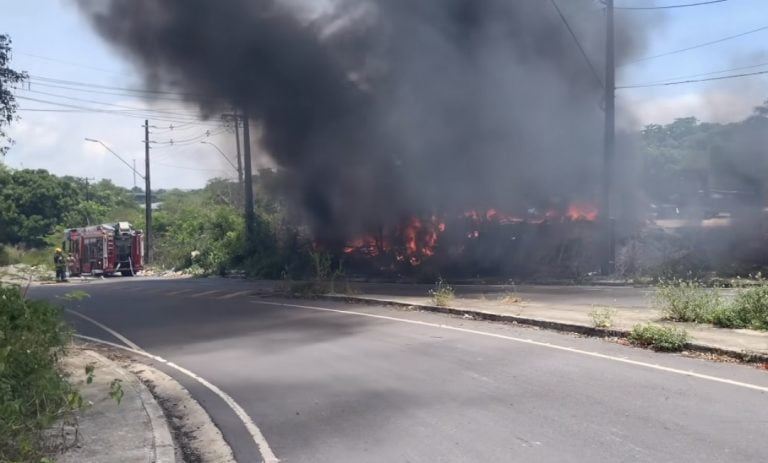 Incêndio assusta moradores no Distrito Industrial
