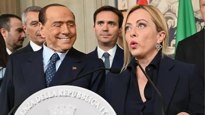 Meloni: primeira mulher assume a presidência da Itália