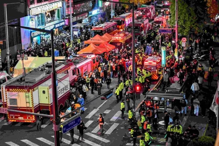 Coreia do Sul inicia investigação sobre mortes em festa de Halloween no país