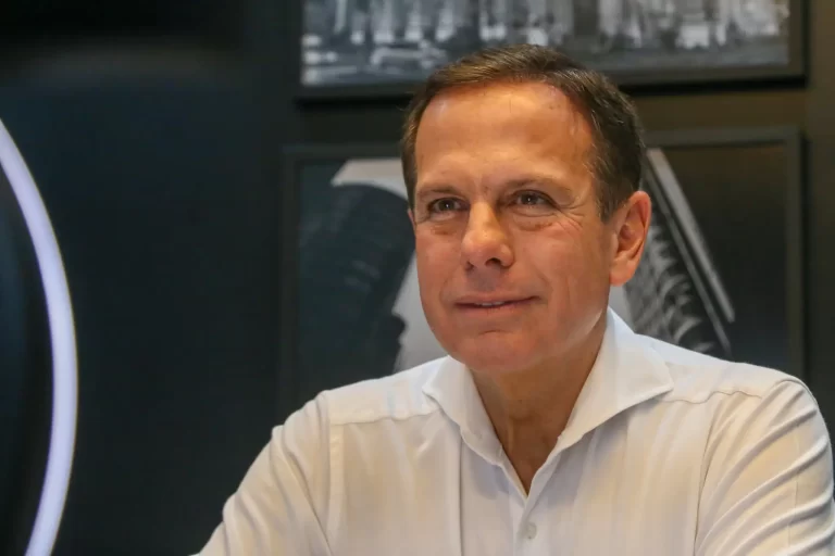 Dória anuncia desfiliação do PSDB pelo twitter