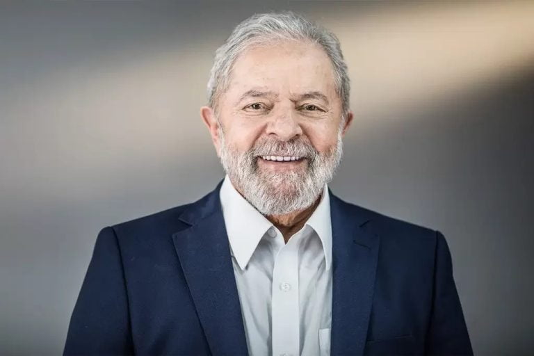 Apuração: Lula é eleito presidente do Brasil