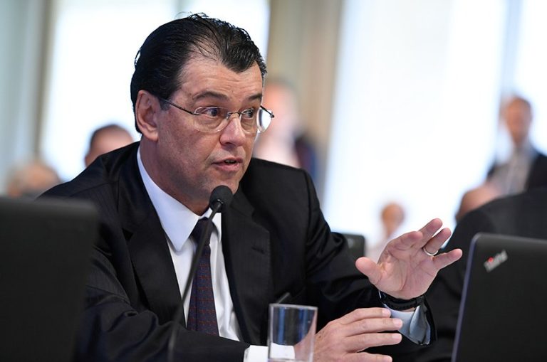 TRE-AM nega pedido de Braga para impedir divulgação de pesquisas