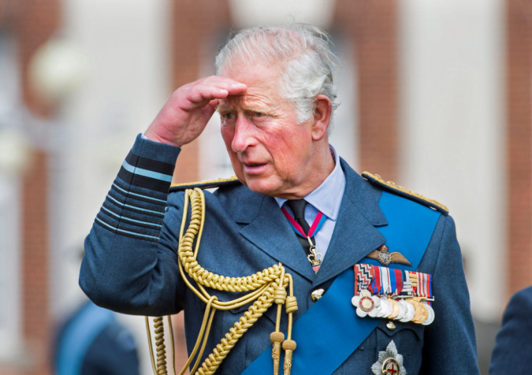 Família Real anuncia coroação de Rei Charles III para maio