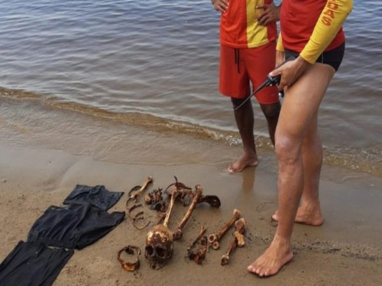 IML faz perícia em ossada humana encontrada na praia da Ponta Negra