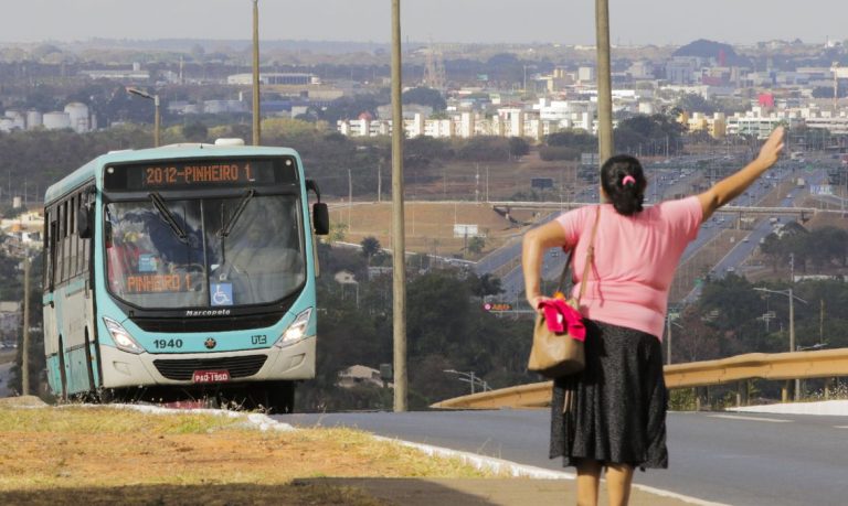 Ministro do STF autoriza transporte público gratuito para 2º turno