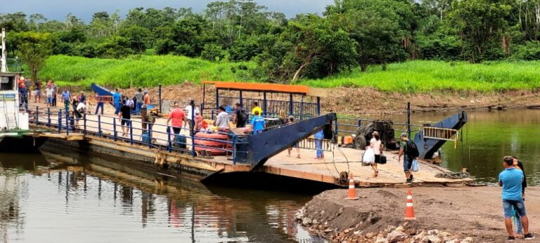 Balsa para travessia sobre Rio Curuçá inicia operação neste feriado Balsa para travessia sobre Rio Curuçá inicia operação neste feriado