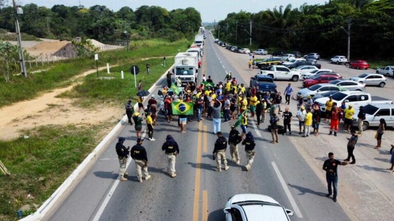 AM tem 2 pontos de rodovias interditados por bolsonaristas