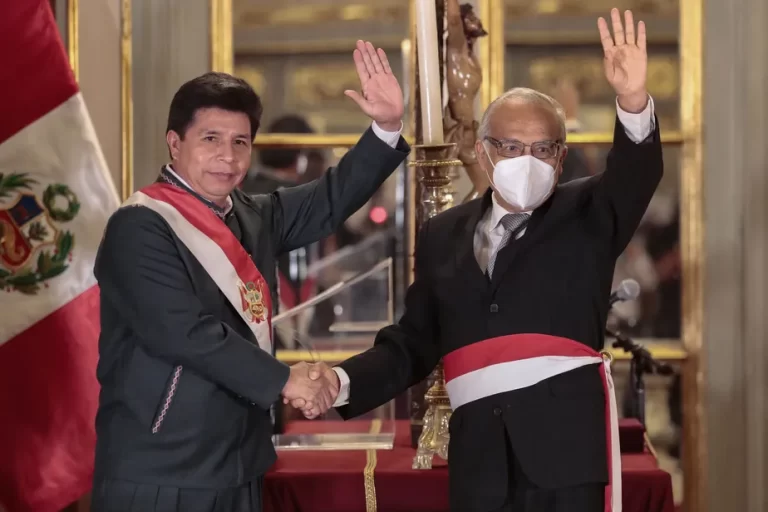 Primeiro-ministro do Peru, Anibal Torres, renúncia ao cargo