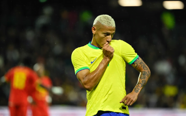 Pombo sem asa, as histórias e as faces do craque Richarlison