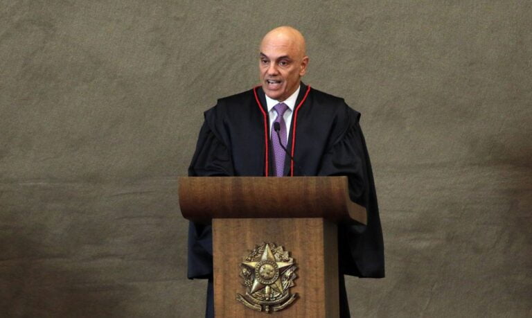 Alexandre de Moraes suspende trechos da Lei de Improbidade