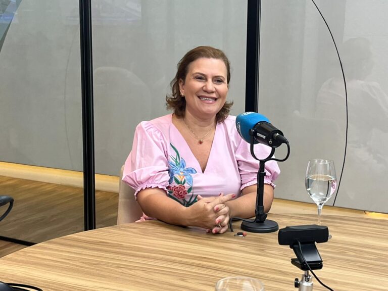 "Pegamos muita pancada, vereadores são para-choque", diz Yomara Lins