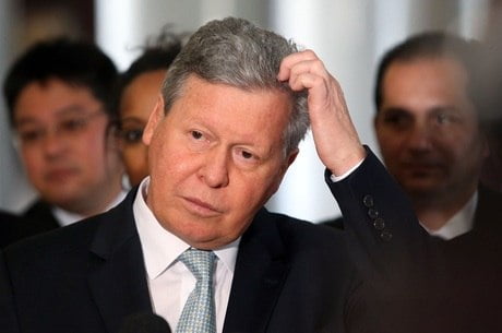 Eleição 2022 "aposentou" todos os ex-prefeitos de Manaus eleitos após 1980