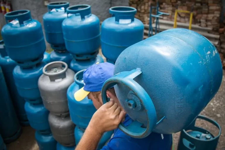 Petrobras reduz preço do gás de cozinha em 9,7% para distribuidoras