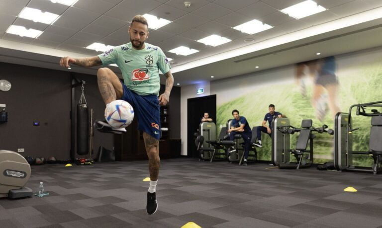 Neymar ainda é dúvida para as oitavas, diz médico da seleção