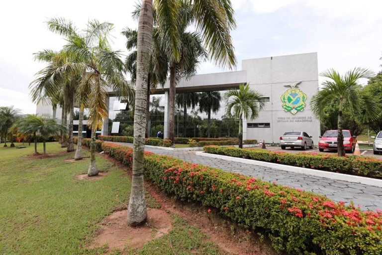 Governo do Amazonas decreta ponto facultativo na sexta, dia 9