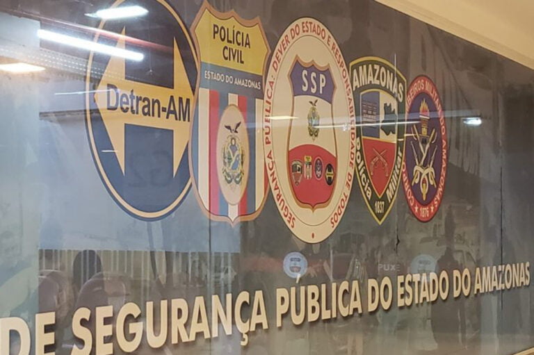 Repórter é detido extorquindo moradores em viatura da SSP